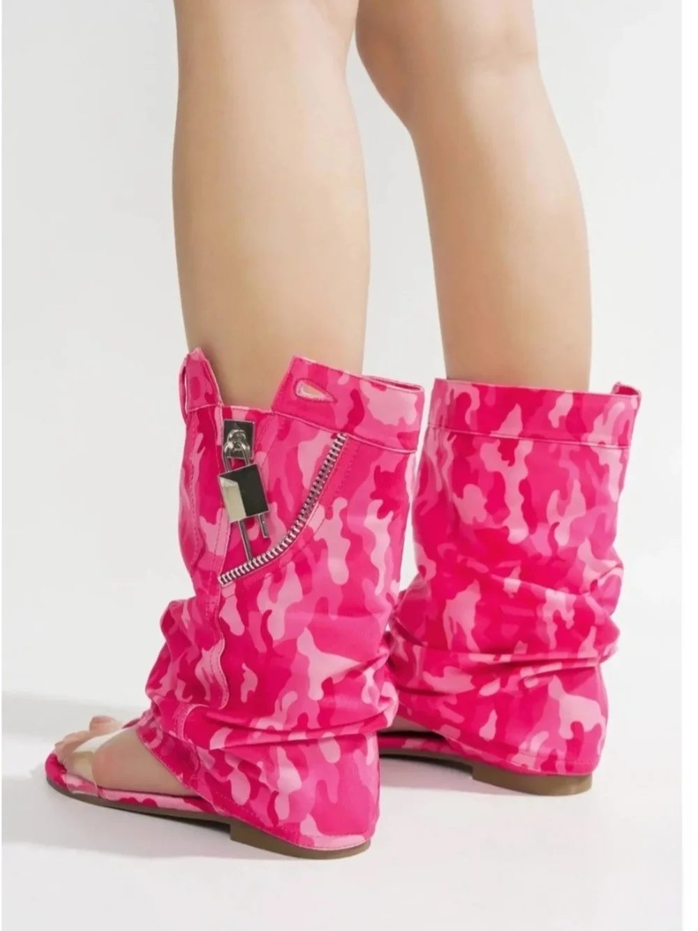 Cape Robbin bold pink